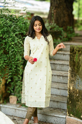 Lucia Ivory kurtaset