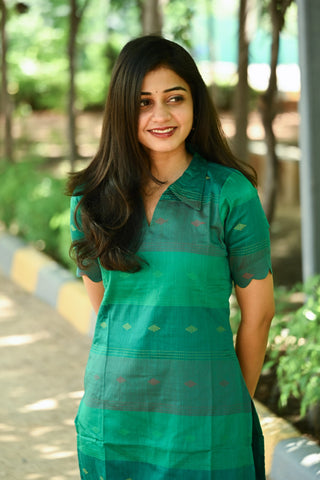 Raw silk kurtaset