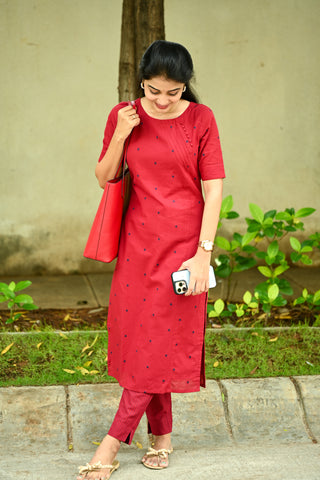 Red Handloom kurtaset