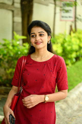 Red Handloom kurtaset