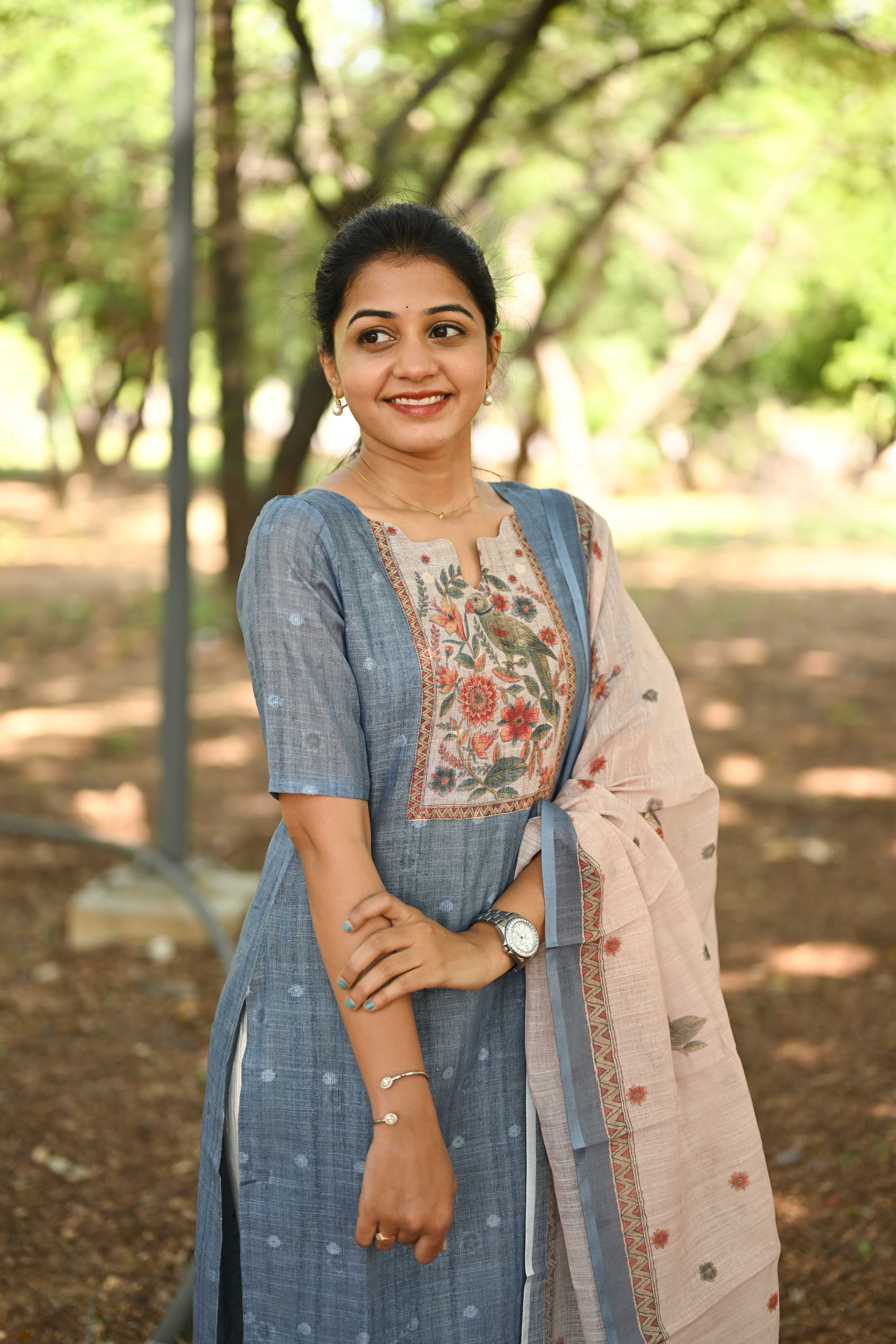 Misty Meadow Linen Kurti and Dupatta