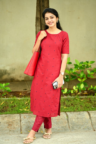 Red Handloom kurtaset