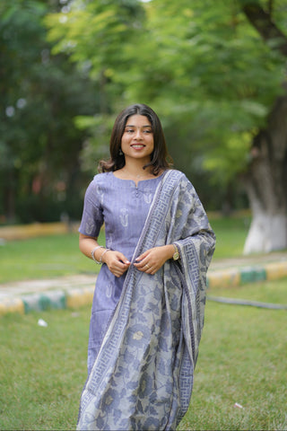 Neeli kurti and dupatta