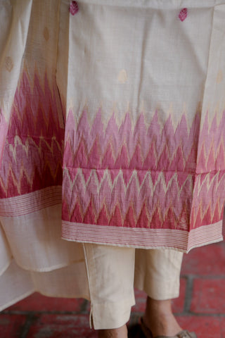 Ivory Rosette 3 Piece Suit