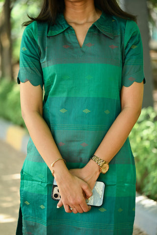 Raw silk kurtaset