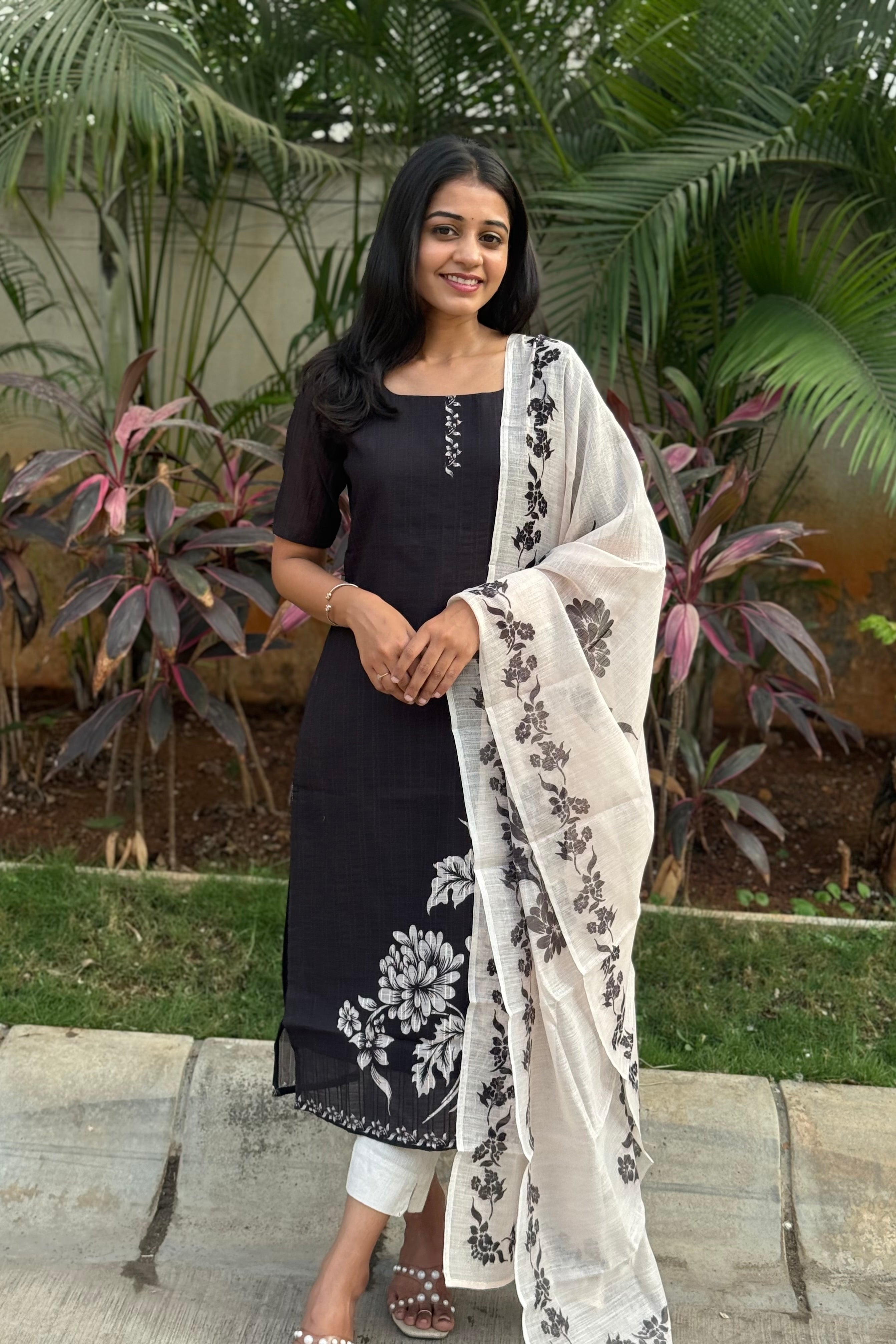 Black Luna kurti and dupatta