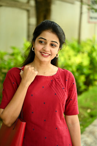 Red Handloom kurtaset