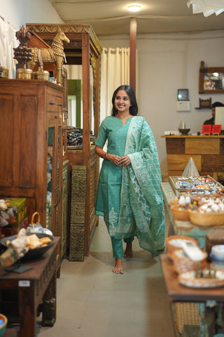 Mayuri jamdhani weave 3 piece suit