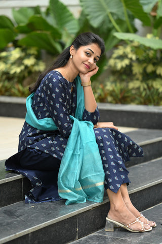 Sapphire Charm 3 Piece Suit